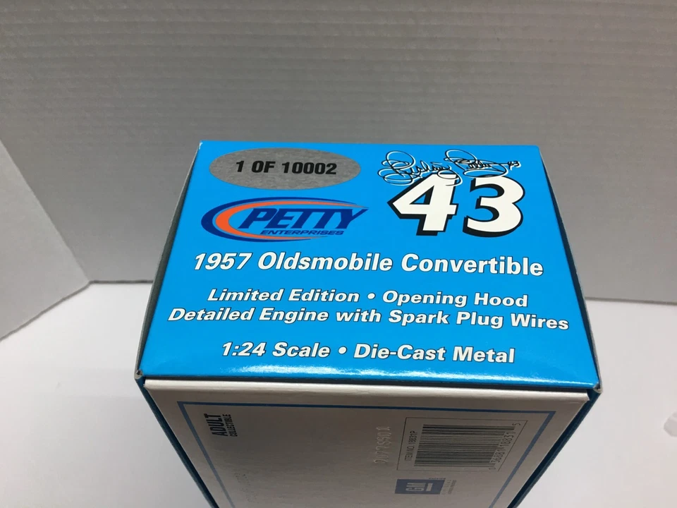 Richard Petty autografiado diecast 1957 #43 Olds convertible 1/24 RC2 Foto 4 de 4