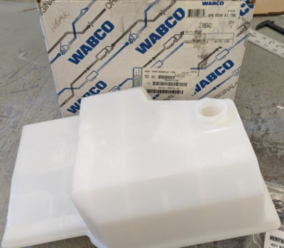 2594617C92 International Brake Fluid Reservoir Master Cylinder  