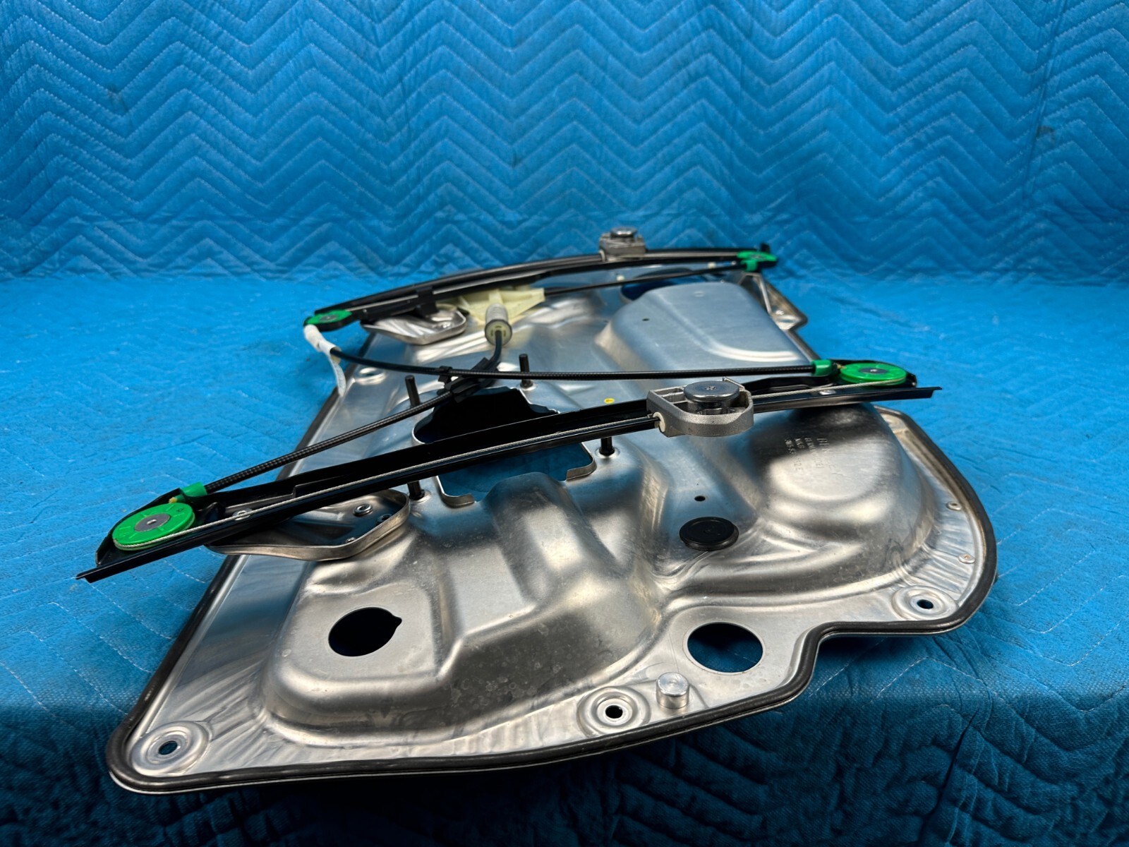 Bentley Flying Spur Front Passenger Door Window Regulator w/Carrier 2006-2012 OE