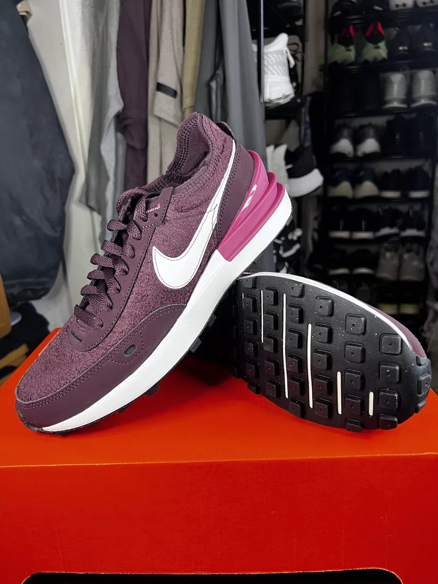 Maroon nike women's best sale sneakers