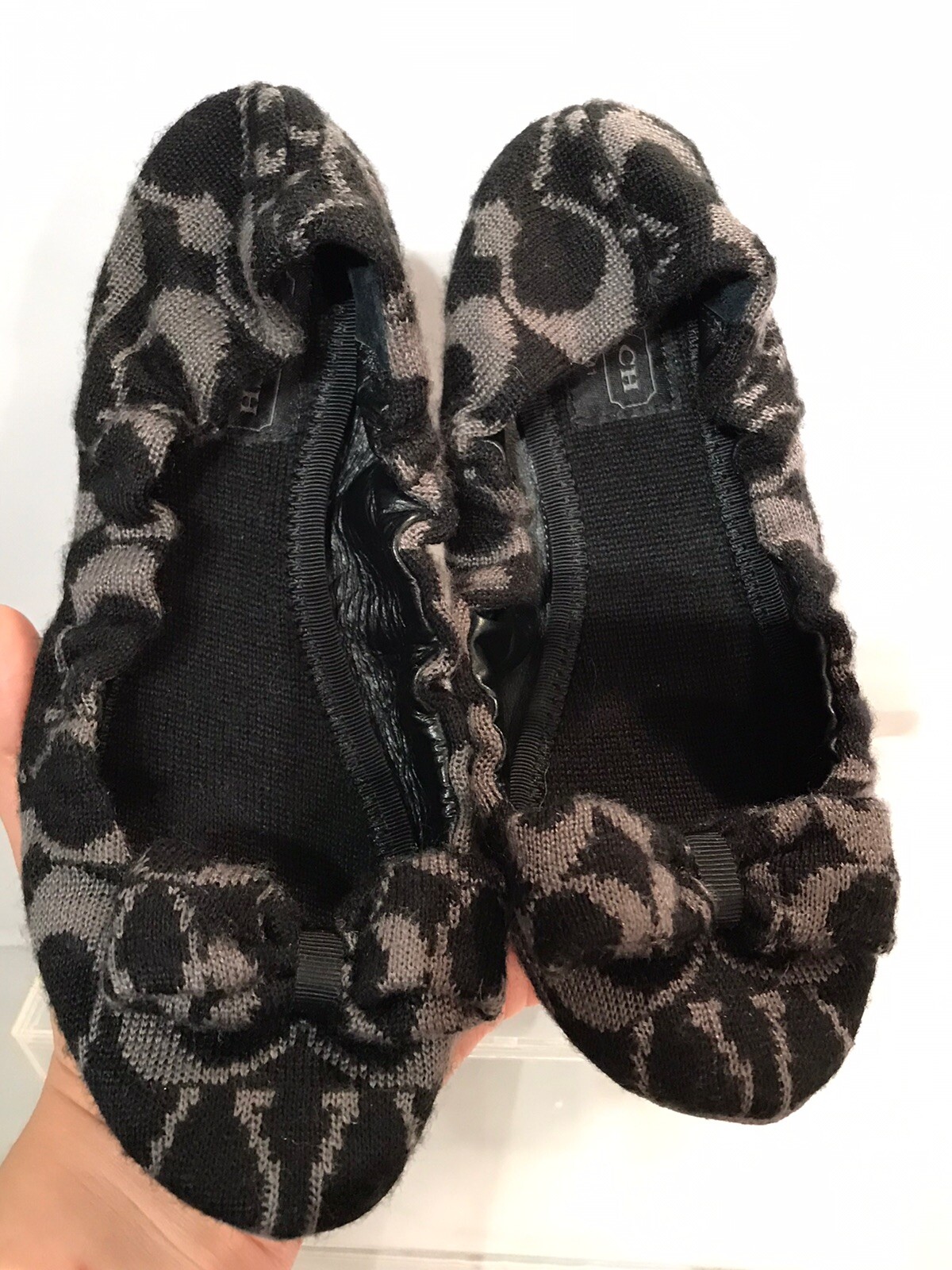 SAOLA Pantofole COACH RIO scarpe piatte con logo fiocchi suola inferiore in pelle scamosciata nera taglia: 7 5 B nuove come nuove