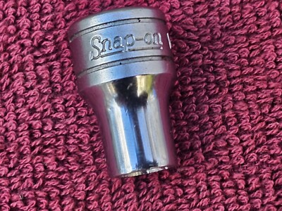 1989 Snap-on FLE100 - 3/8'' Dr. E10 Inverted Torx Chrome Socket 