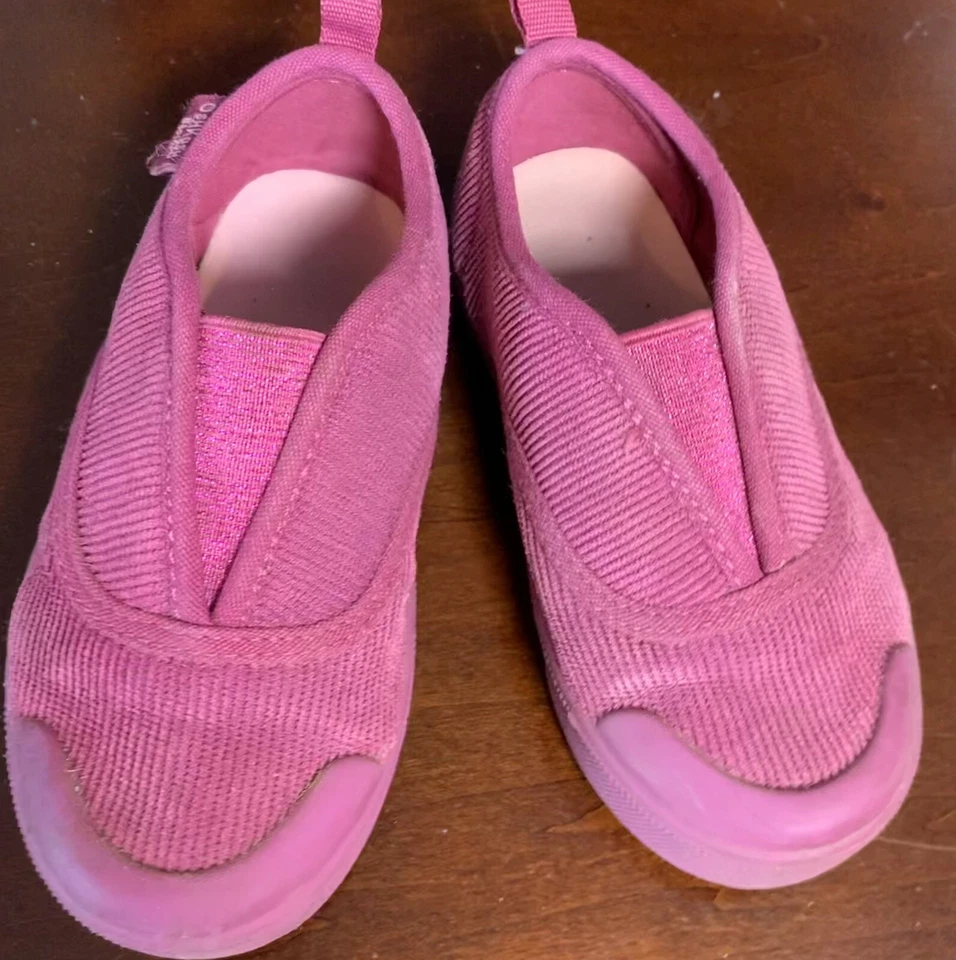 Zapatos Oshkosh B'Gosh Niño Pequeño Talla 7 Niña Borgoña Pana Sin Cordones Flexibles Usados en Excelente Condición Foto 2 de 4