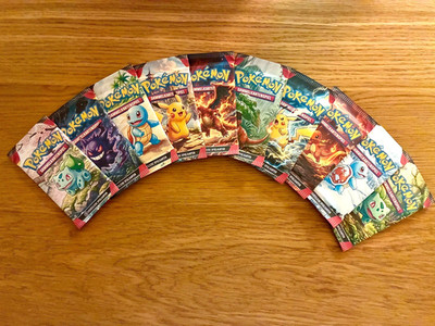 Pokémon Karten Booster Pack DE | 10 Karten, Holo + Reverse | Glurak, Pikachu &Co