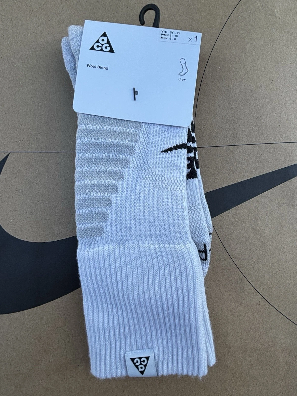 Nike ACG Outdoor Cushioned Wool Crew Socks Mens 6-8 Wom 6-10
Opens in a new window or tab