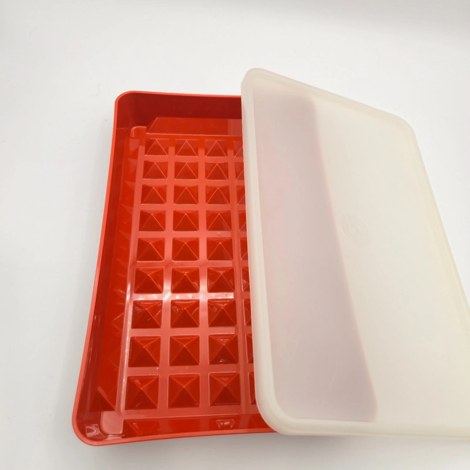 TUPPERWARE Marinating Tray Bacon Keeper Red Pyramid Base with Lid Vintage