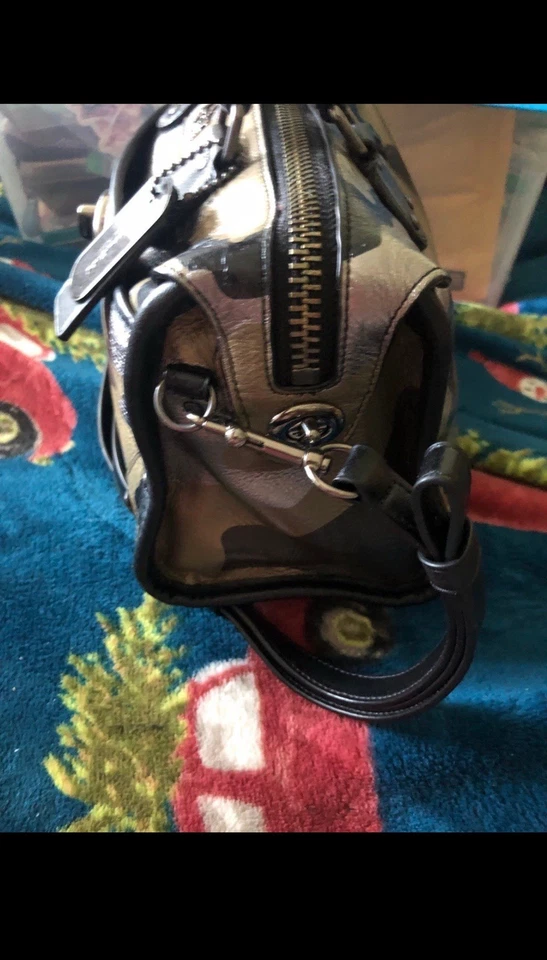 CARTERA COACH RHYDER 24 EN CUERO METÁLICO ESTAMPADO CAMUFLAJE #33769 EXTREMADAMENTE RARA Foto 3 de 4