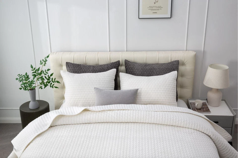 Velvet Quilt Set White Textured Coverlet Luxury Modern Glam Hotel Chic Bedding - Image 3 of 4