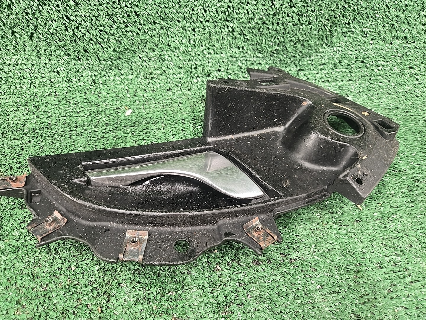 03-13 Maserati Quattroporte M139 Front Right Interior Door Handle Chrome OEM