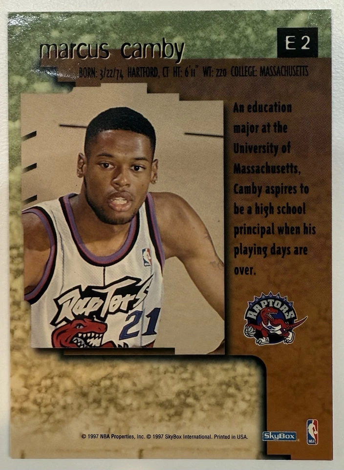 Tarjeta de novato autografiada por Marcus Camby 1996-97 Skybox Premium Foto 2 de 2