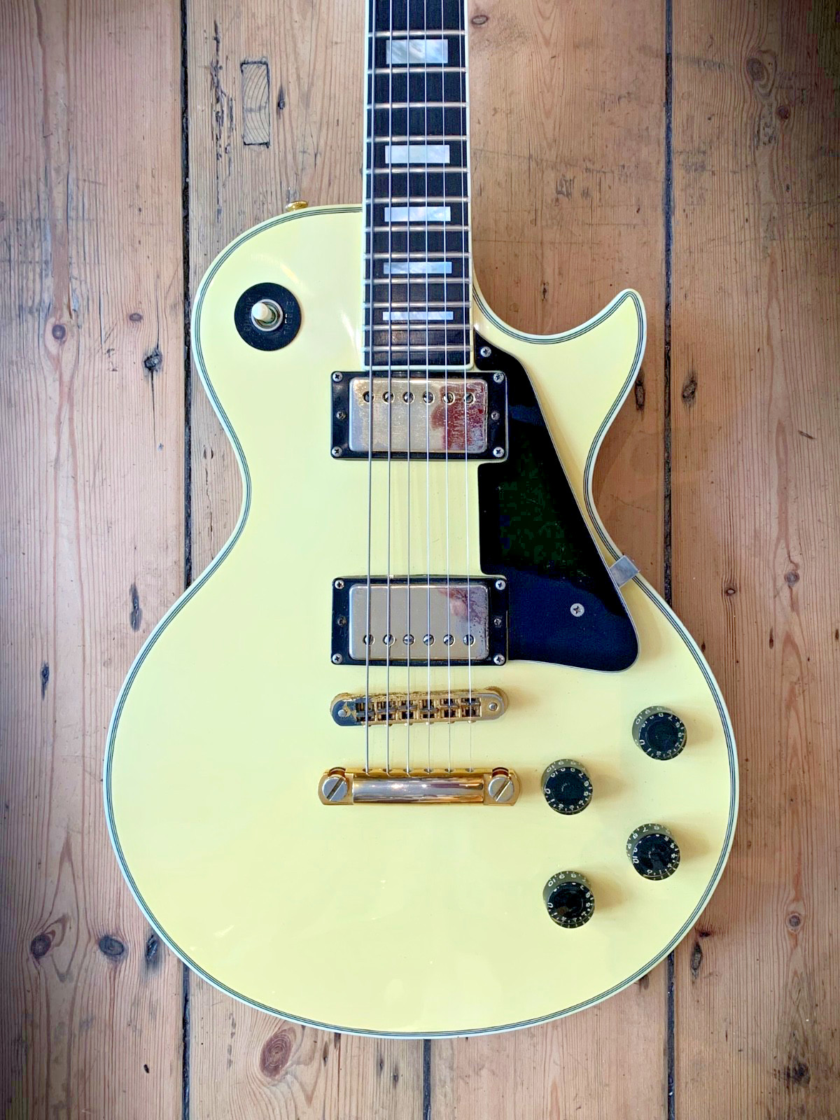 1980 Gibson Les Paul Custom in Ivory White finish with hard shell case