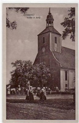39021321 - Burg im Spreewald mit Kirche ungelaufen kleiner Knick unten links,