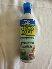 API POND STRESS COAT Pond Water Conditioner 16-Ounce Makes Tap Water Safe bottle