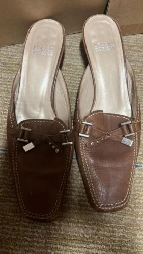 Pantuflas superiores de cuero para mujer Stuart Weitzman