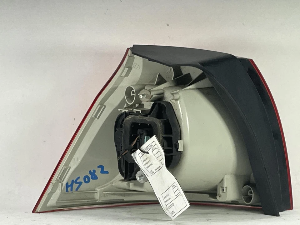 Conjunto de luz trasera exterior derecha usada se adapta a: Volkswagen Rabbit 2008 exterior derecha Ou Foto 2 de 4