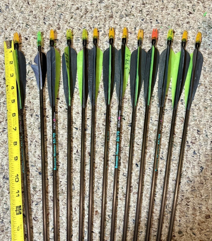 13 -Beman Hunter 50/70 Arrow Shafts w/nocks Target Tips 26"- 12 w/ VANES - Image 3 of 4
