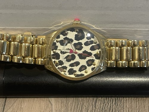 Betsey Johnson Leopard Print Dial Gold Toned 40mm Women's Watch 137953 - Picture 5 of 5