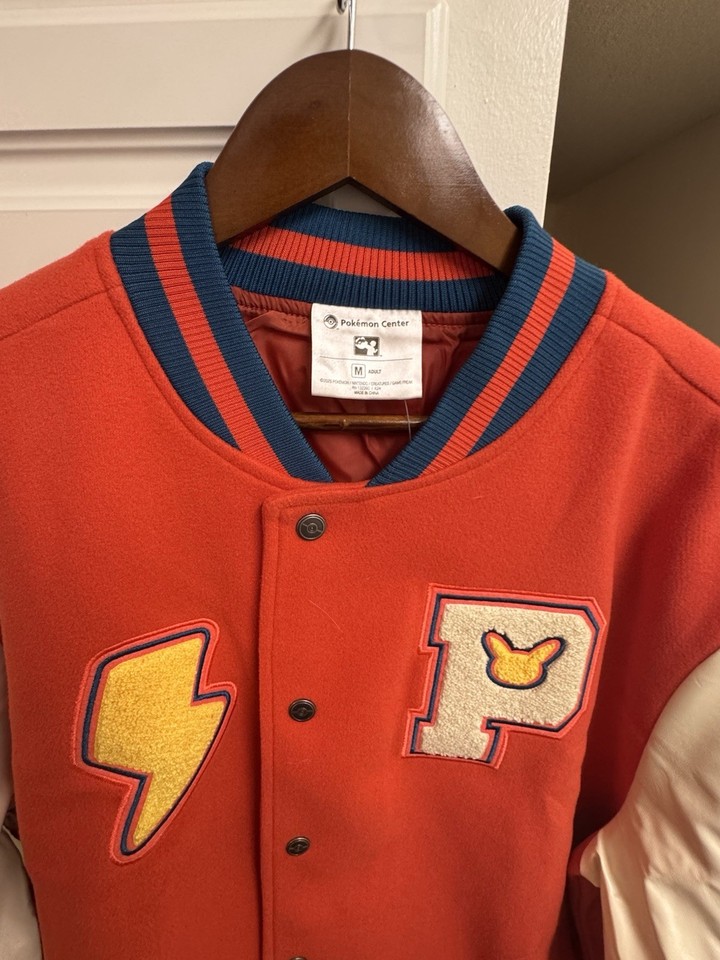 Chemise Pokemon Center Worlds 2025 - Design Arcanine & Pikachu Rockabilly - Taille L - Neuf Avec étiquettes