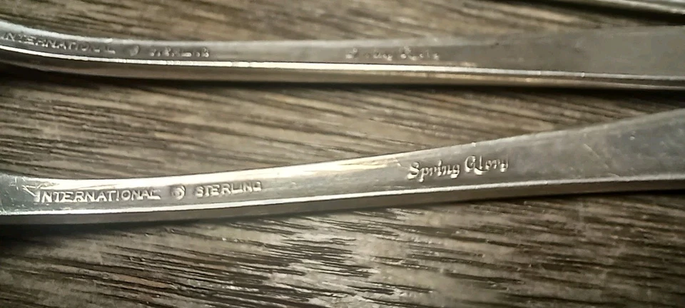 Juego de 4 tenedores de ensalada International SPRING GLORY de plata de ley de 6,5" Foto 3 de 4