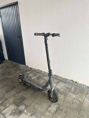 ninebot   Segway MAX G2 - KickScooter E-Scooter 20 km/h 70km - TOP Abh. München