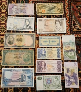 banknotes collection 13x Notes UK morocco south africa etc