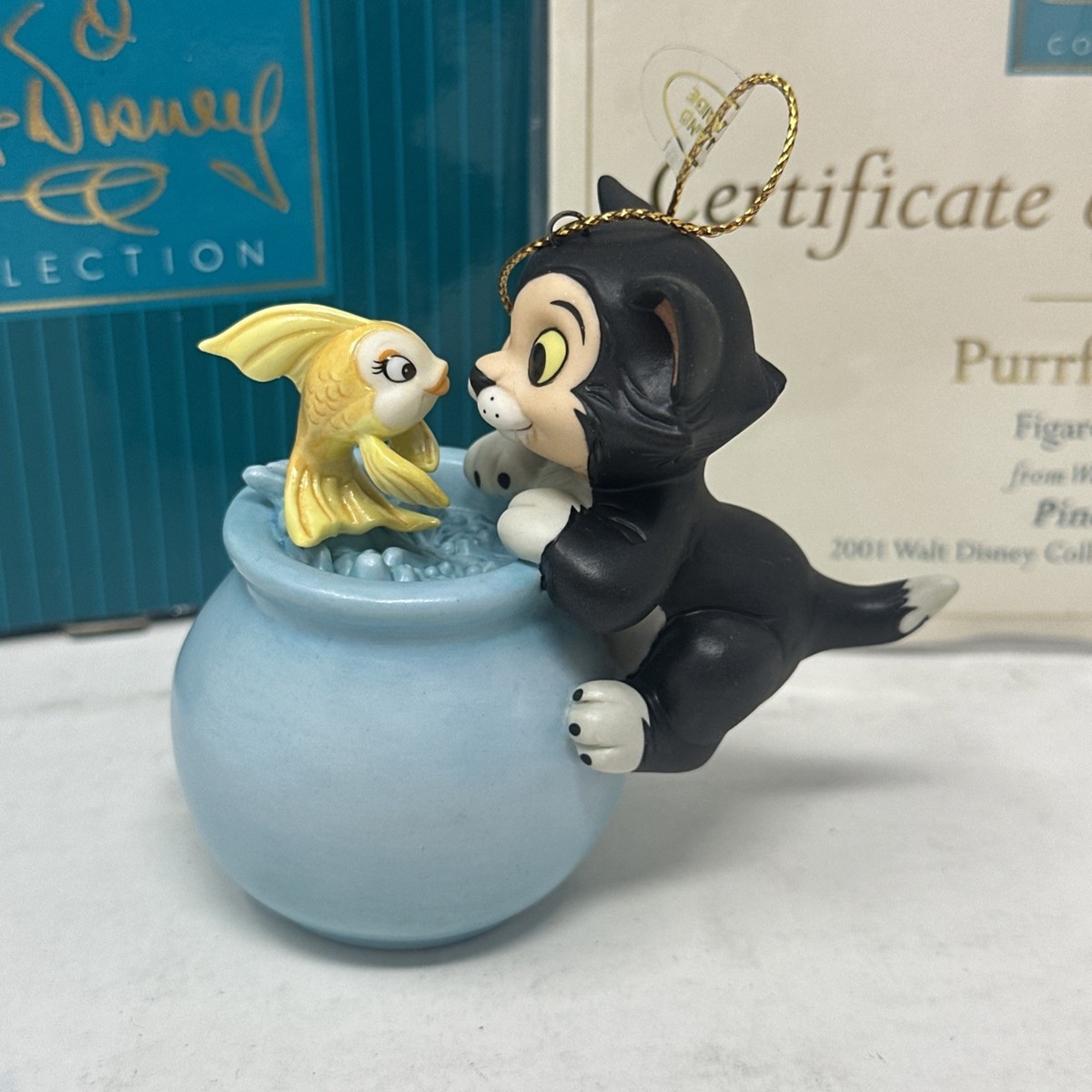 Purrfect Kiss Figaro & Cleo Pinocchio Walt Disney Classics