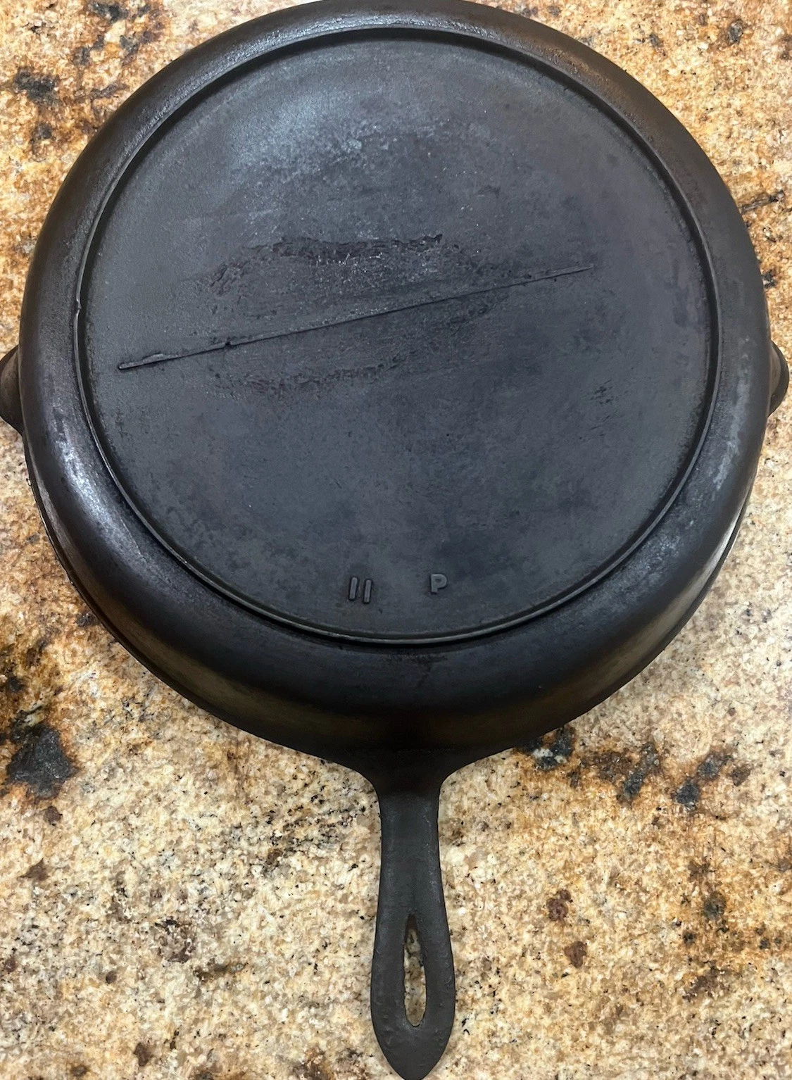 VTG 11 P Unmarked Gated Cast Iron Skillet Heat Ring No Wobble! Light Weight