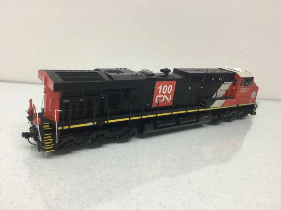 Atlas #30138193 Canadian National ES44AC Diesel #3883  2 Rail PS 3.0 NEW - Image 4 of 4
