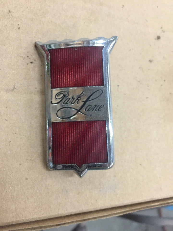 Mercury Park Lane Marauder 1964 guardabarros delantero emblema par LF RF cromado Foto 2 de 4