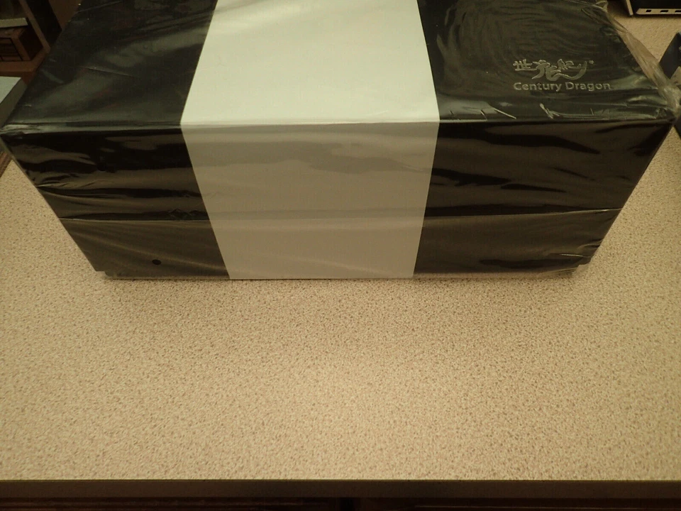 Century Dragon Land Rover Dealer Model 1:18 Range Rover Evoque Baltic Sealed - Image 2 of 4