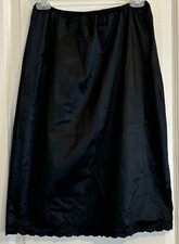 VINTAGE VAN RAALTE BLACK SATIN HALF SLIP SCALLOPED HEM NYLON WMN SZ M SEE MEASUR
