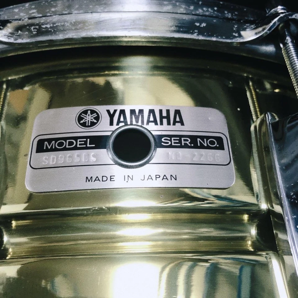 Tambor redoblante de latón Yamaha SD965BS con snappy Gibraltar y piezas originales Foto 2 de 4