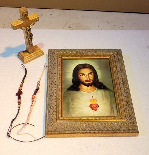 Sacred Heart of Jesus (Traditional) Framed Art Picture + Crucifixion + 2 Rosary