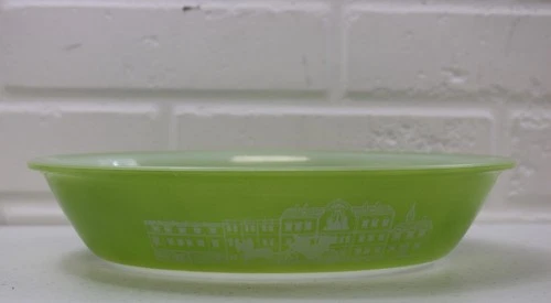 Vintage Australia AGEE PYREX Colonial "Horse and Cart” Oval Pie Dish in Lime