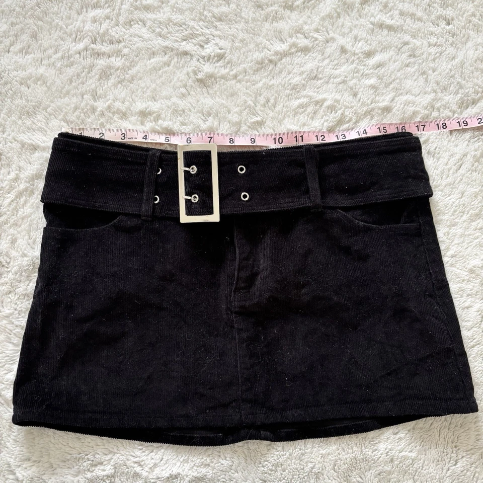 Minifalda de pana de garaje Y2K para mujer mediana con cinturón gótica negra ropa de calle Foto 3 de 4