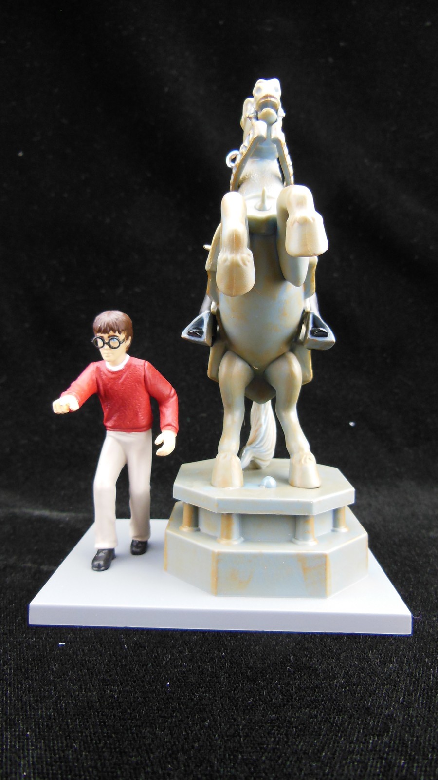 Hallmark Keepsake 2017 A Dangerous Game Harry Potter Ornament NIB