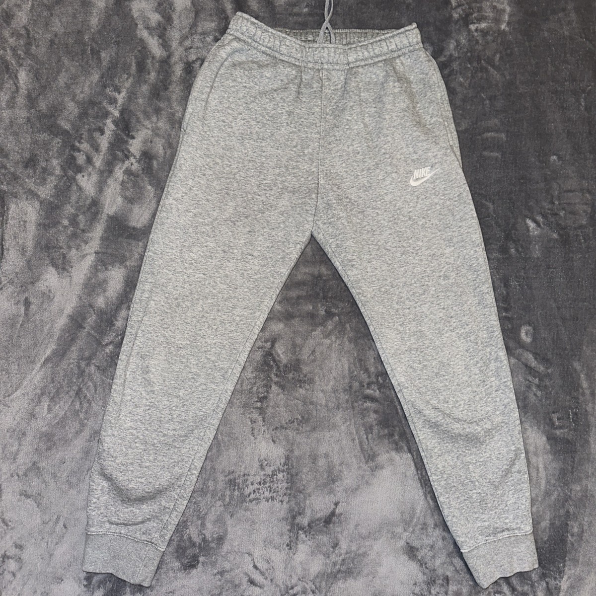 nike essential slim joggers grey