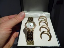 sehr schöne Christ Damen Lünetten Uhr in goldener Farbe