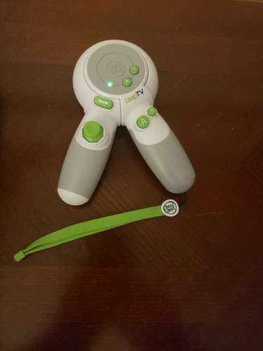 Leap Frog - Leap TV - Transforming Controller w/ Wrist Strap & Batteries - Picture 4 of 5