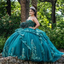 Emerald Green Quinceanera Dresses Ball Gown Applique Beaded Tiered CorsetSweet16