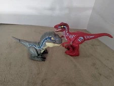 Zuru Robo Alive Rampaging Red Raptor I Bite & Chomp Real-Life Robotic Pet Figure