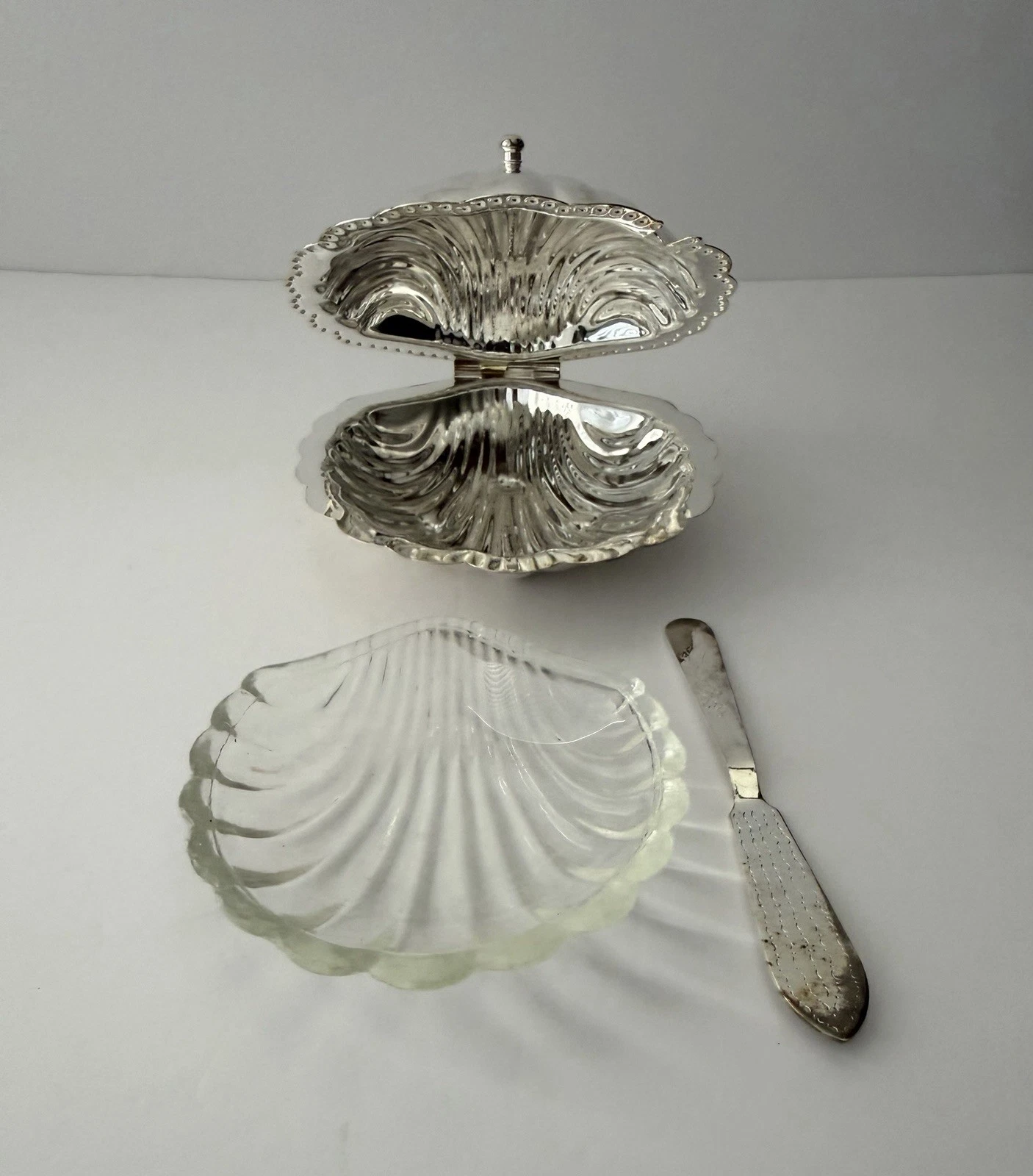 Vintage Leonard Silver Plate Hinged Clam Shell Cavier , Jam Or Butter Dish