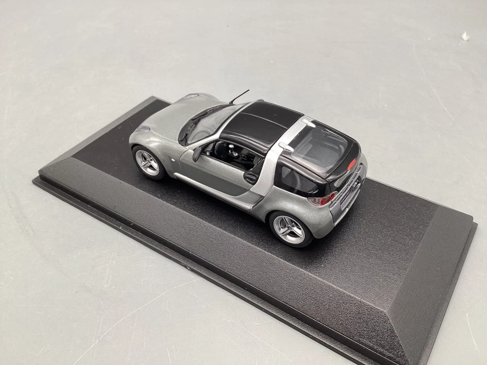Modellautos 1:43 Minichamps Smart Roadster Coupe glance grey mit OVP - Bild 4 von 4