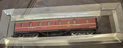 Bachmann 34-327B BR CRIMSON MK1 50ft PAKETWAGEN COACH 30966 OM | Condition: Used