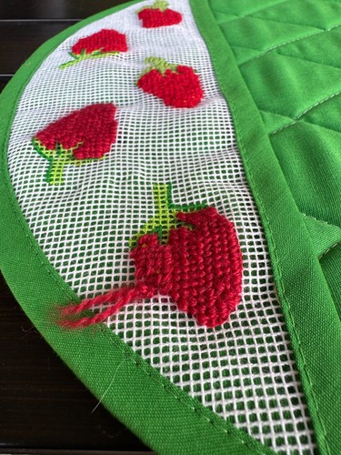 4 Needlepoint Placemats Strawberries Green Handpainted New 1 Mat Partial Worked - Picture 6 of 9
