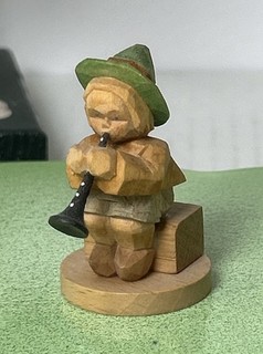 Alter Musiker mit Flöte Fa. Schumann aus dem Erzgebirge