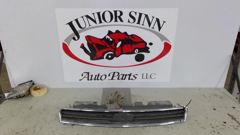 Parrilla superior usada se adapta a: Chevrolet Impala 2008 exc. SS superior grado superior A Foto 4 de 4