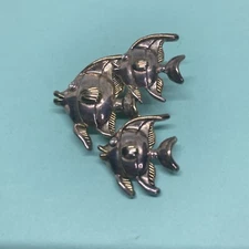 Vintage JJ Signed 3 Little Fishes Silvertone Brooch or Pendant 