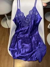 Vtg Victoria's Secret Gold Label purple chemise  Satin Slip Lace Trim Size Small