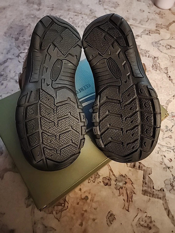 Sandalias Keen Newport H2 Juveniles Zapatos Bisonte/Negro Talla Juvenil 2 Nuevas en Caja Foto 4 de 4